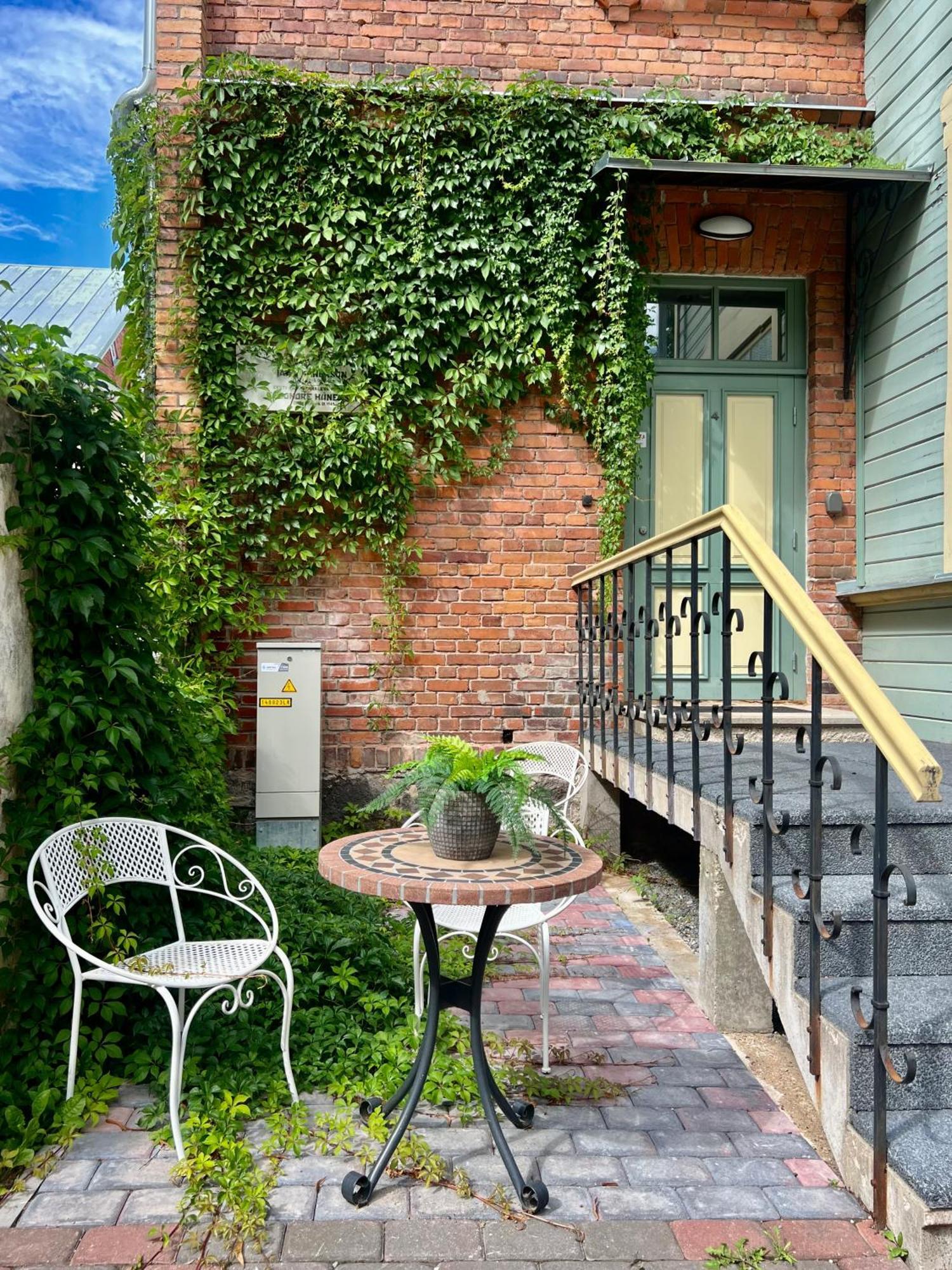 Lossi Old Town Apartment With Sauna Tartu Exterior foto